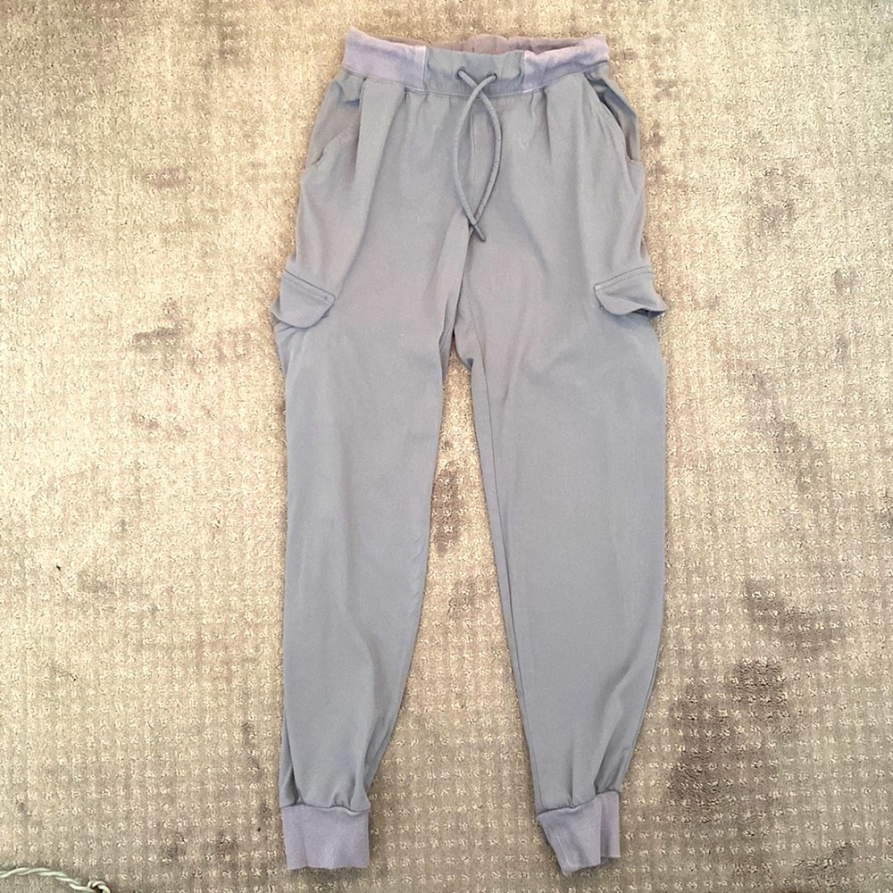 Jaanuu XS jogger scrub pants.